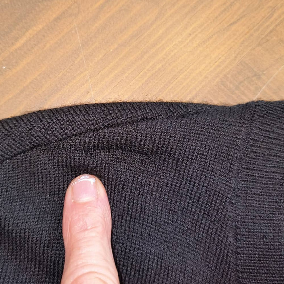 Banana Republic factory 100% Merino Wool Black Long Sleeve V-neck Sweater Sz Ll - Picture 9 of 13